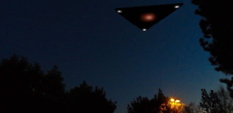 Conspiracy Theorists Claim That Flying UFO Was Spotted In Russia!
