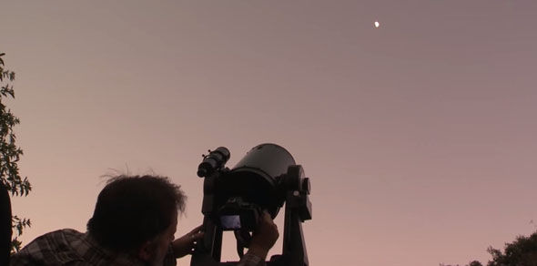 The Moon Is A Hologram! A Cameraman Even Has Proofs.