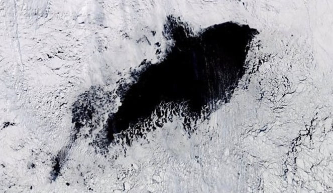 Scientists Can’t Explain The Appearance Of This Massive Hole In Antarctica